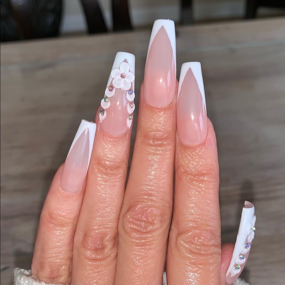 3D Flowers Deep V French Press On Nails With Crystals - Picture 3 of 4